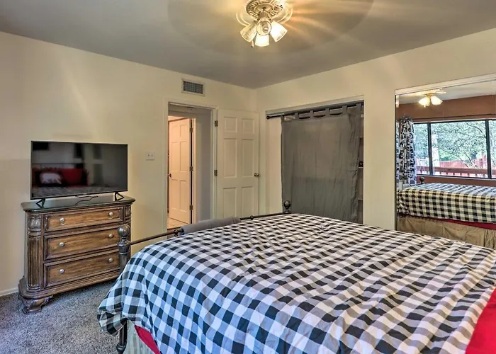 Holiday home 3 Mi To Downtown With Gas Grill In