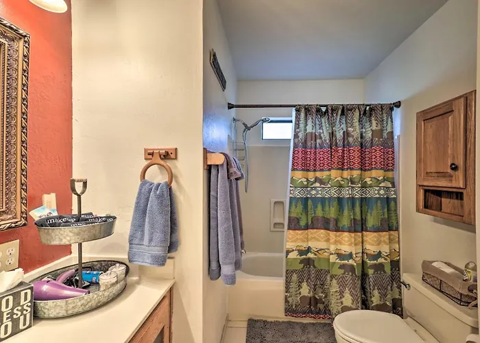 Holiday home 3 Mi To Downtown With Gas Grill In