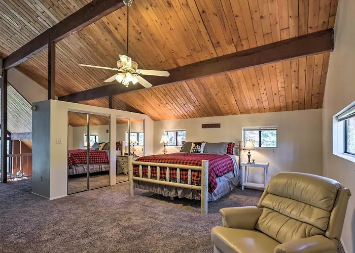 3 Mi To Downtown With Gas Grill In Holiday home